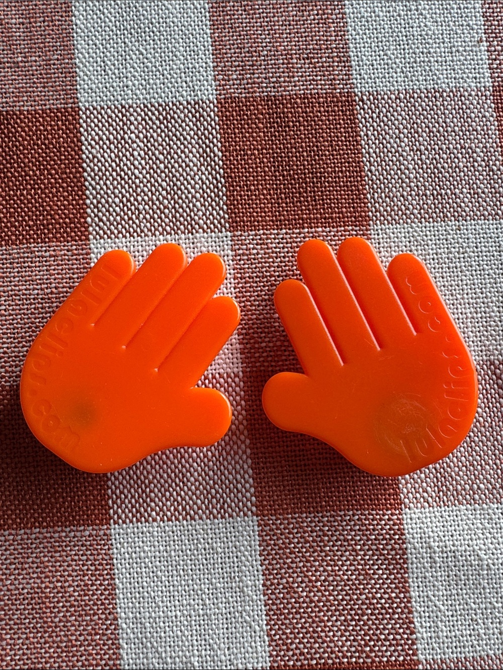 LulaClips Orange Hand-Shaped car seat strap magnetic holders harness clips